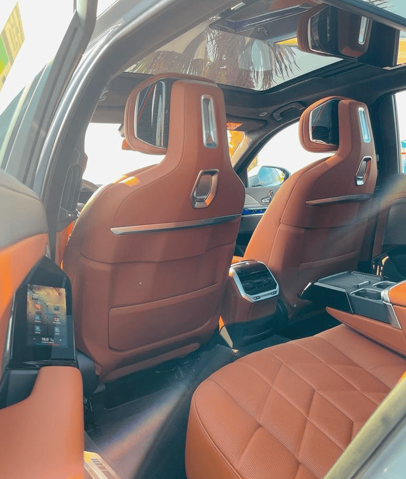 BMW 735i 2025 thumbnail 16