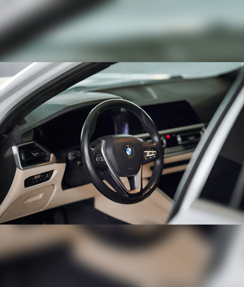 BMW 330i 2023 thumbnail 5