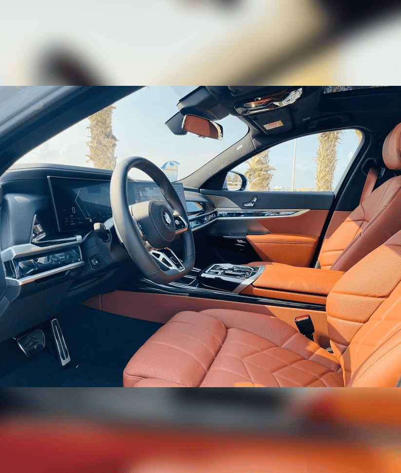 BMW 735i 2024 with Driver thumbnail 8